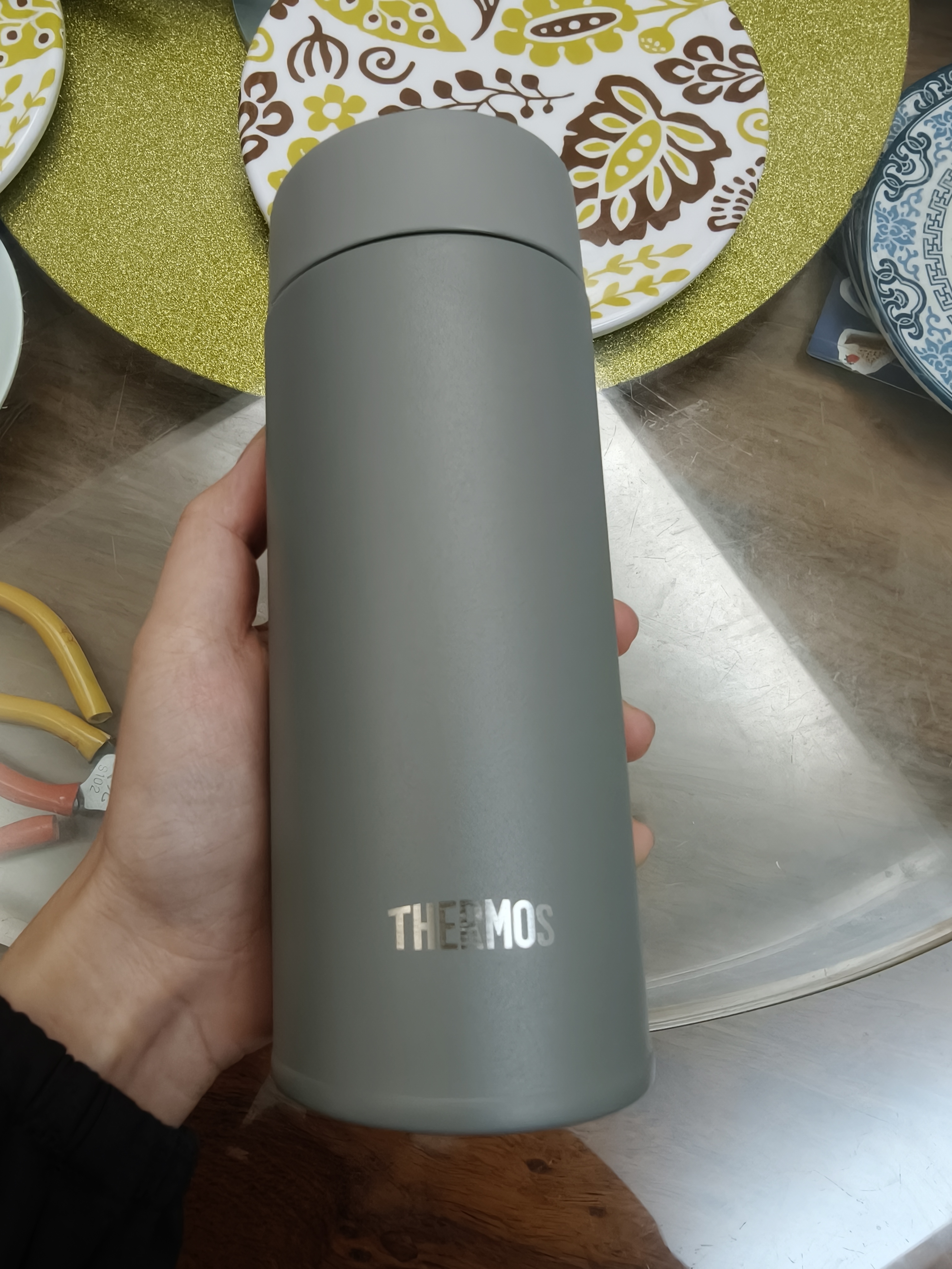 膳魔师（THERMOS）保温杯350ml大容量316钢男女士商务车载保冷水杯子TCOQ-350S-GY 实拍图