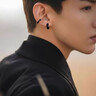 QMXD黑色无耳洞耳夹男士潮钛钢嘻哈高级女单只耳钉男无耳洞男生假耳钉 黑色+银色【各一个】 实拍图