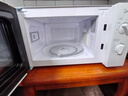美的（Midea）【给老家送年货东哥同款】快捷微波炉 家用小型 360°转盘加热 旋钮操控 易洁内胆（M1-L213B） 实拍图