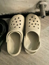 名创优品（MINISO）洞洞鞋女夏季外穿沙滩凉鞋防滑厚底踩屎感脚包头凉拖鞋骨白36-37 实拍图