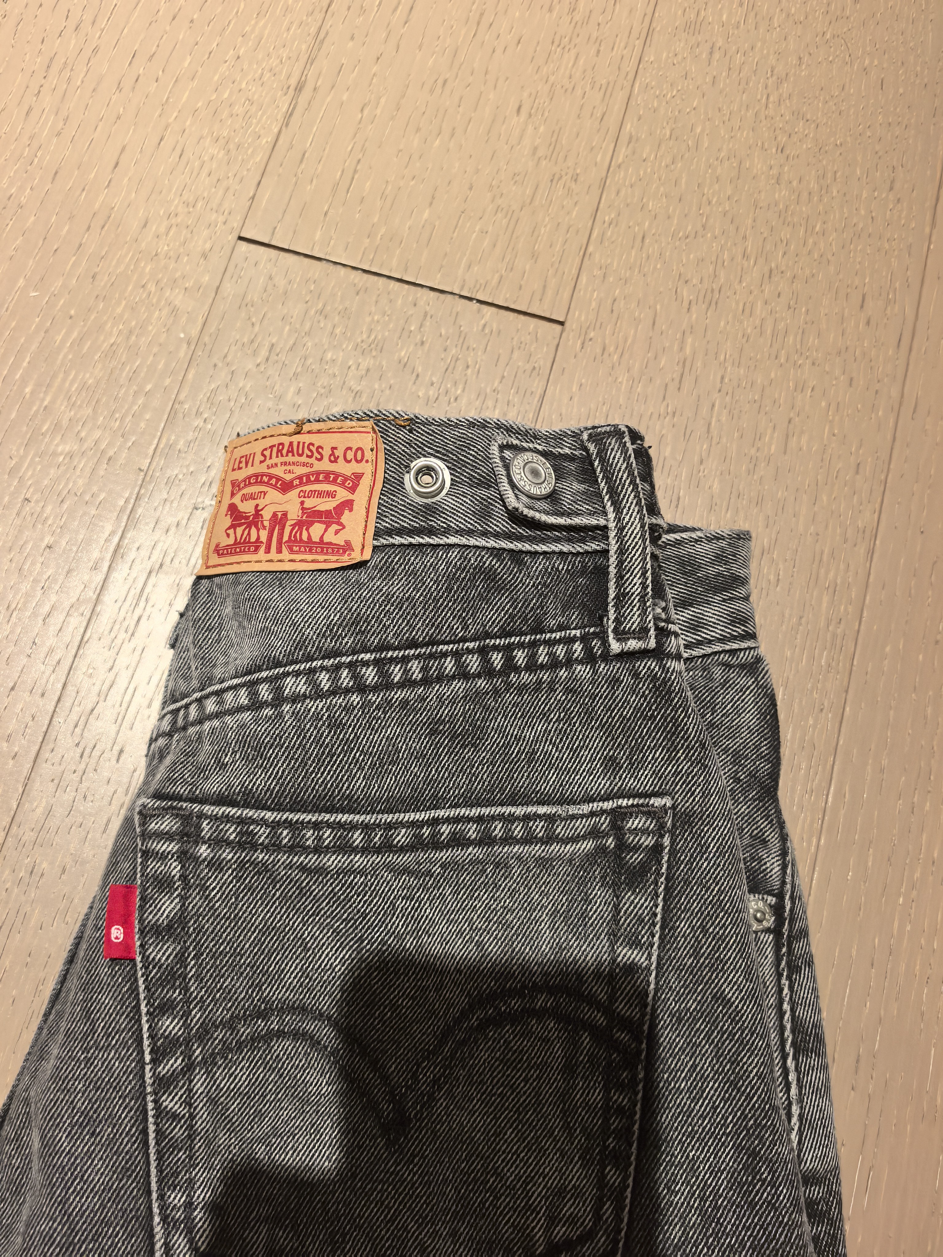 Levi's李维斯【补贴改裤】新款美式休闲女士BARREL高腰宽松锥形牛仔裤 灰色 25 (31) 实拍图