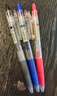 百乐（PILOT）JUICE果汁笔按动黑色中性笔高颜值0.38签字笔水笔学生考试刷题水性笔文具套装（2黑1红） 3支 实拍图