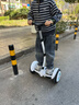 领奥电动儿童智能平衡车3-6-12岁体感8到10岁到15岁以上腿控成年人两轮自动手扶双轮新款平行车 K6越野Pro白54V【三控+智能APP+炫光轮】 实拍图