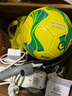 安踏（ANTA）足球4号儿童青少年小学生中考考试专用足球标准训练比赛四号 黄绿 实拍图