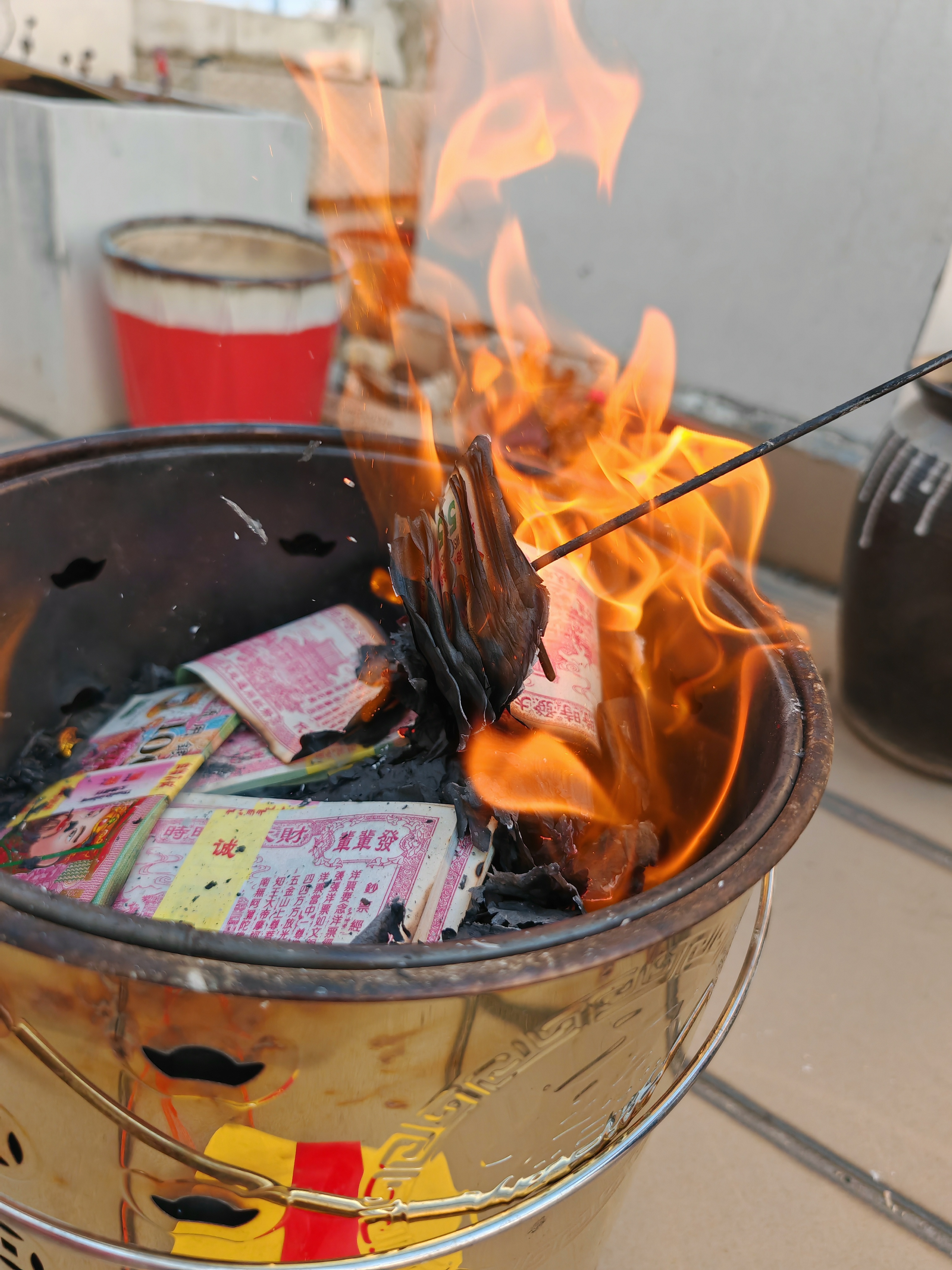 黄金万两金元宝大捆祭祀黄纸烧的黄纸路路通黄裱纸打孔纸烧五七周年用品冥用纸币清明中元十月一送寒衣节用品 【黄裱纸10捆1000张】尺寸20*30 实拍图
