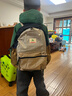 SHUKIKU儿童书包防泼水1-3年级小学生超轻透气双肩包户外旅游浅卡其M+码 实拍图