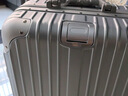 飞流（FREELEO）防刮耐摔铝框拉杆箱男行李箱女万向轮旅行箱包学生密码箱皮箱子 经典款·靓银灰【一体铝框·隐藏挂包功能】 20英寸 【小型登机箱·1-7天短途游】 实拍图