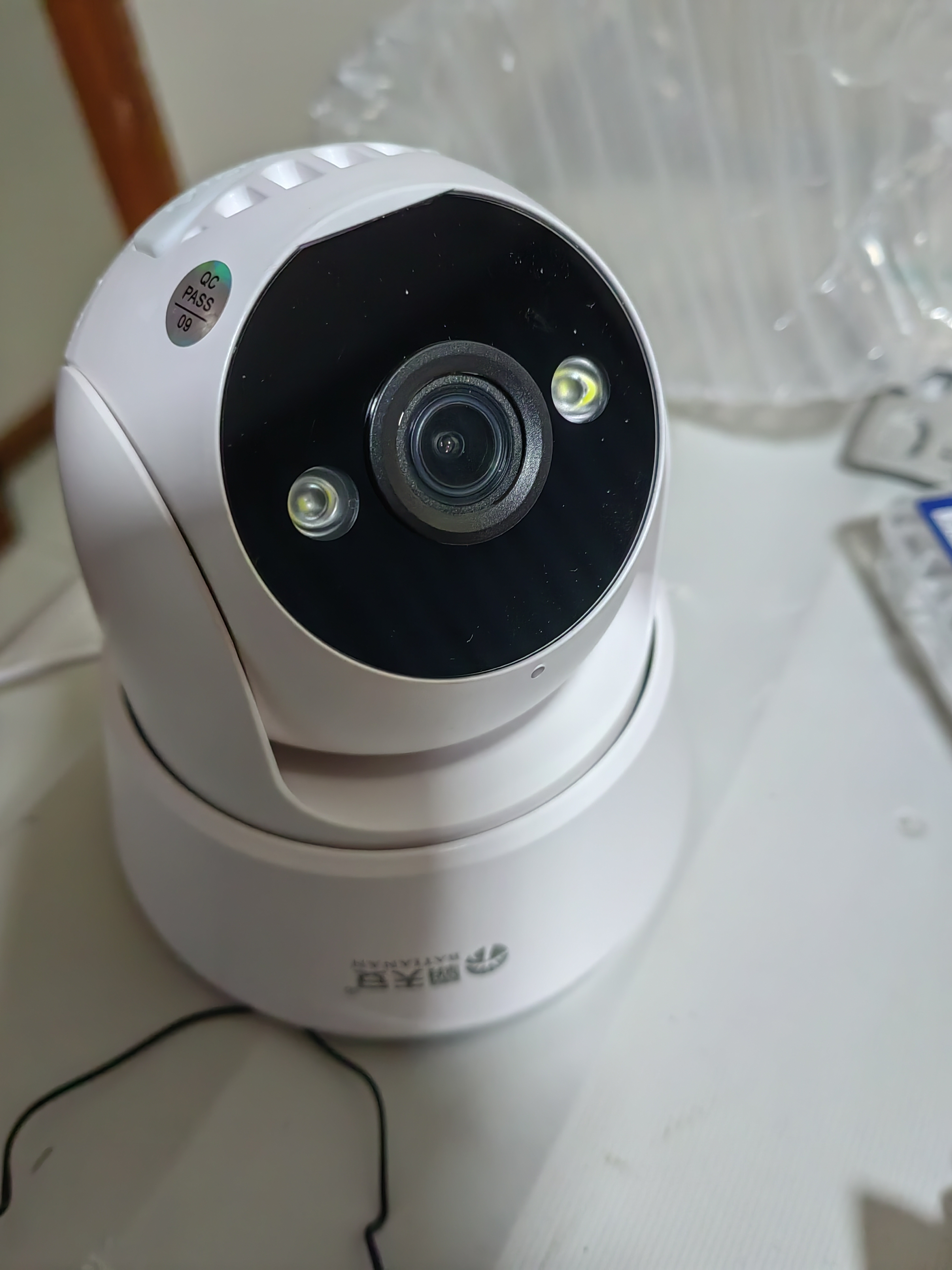 霸天安监控器360度无死角带夜视商用AI摄像头4g吸顶吊装无线云台旋转半球监控家用室内入户门口楼道电梯 WIFI版】免打孔安装+7天循环录像 免钉安装 实拍图