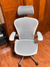 赫曼米勒（HERMAN MILLER）Aeron甄享款 矿石白中号人体工学椅电脑椅办公椅 分区支撑 实拍图