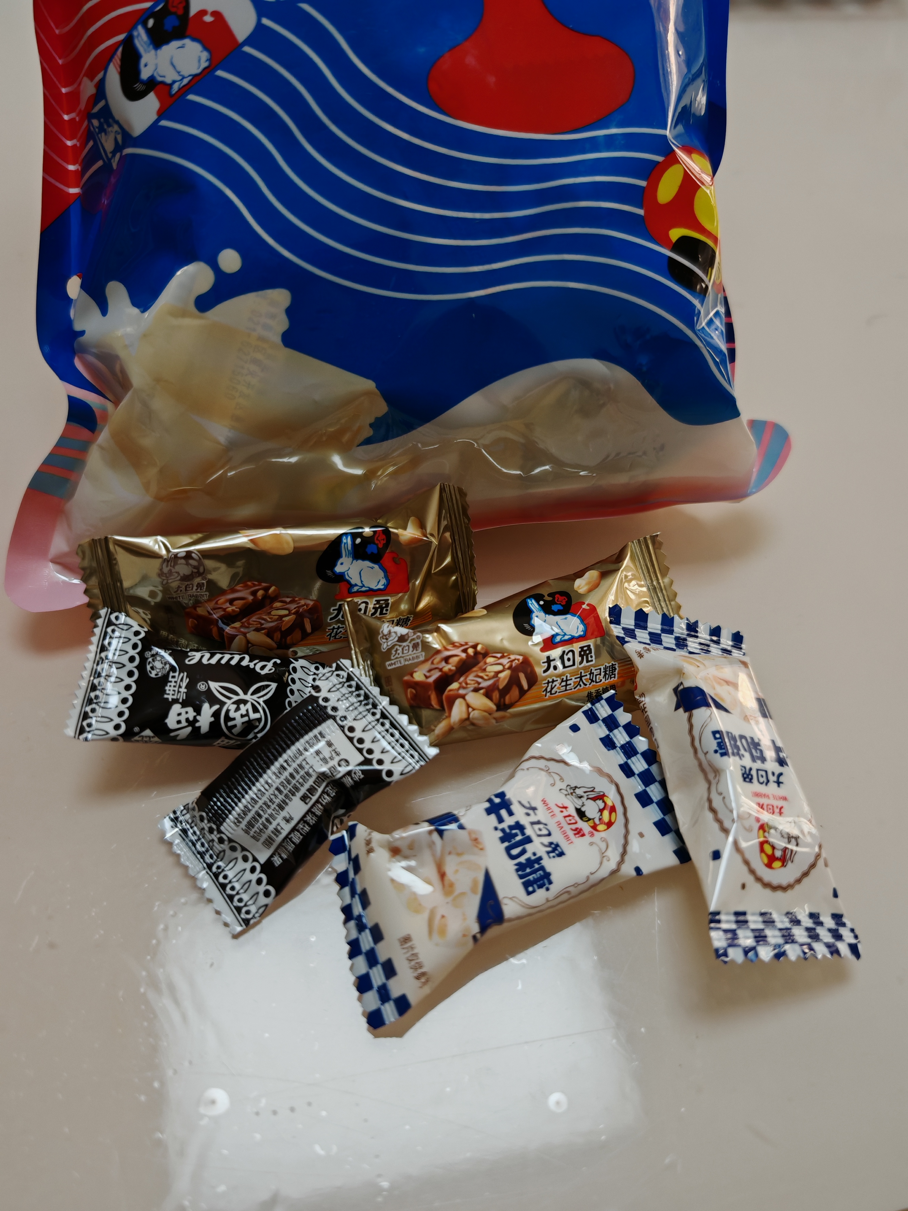 大白兔枕式话梅糖168g 奶油话梅糖 酸甜解馋 婚庆喜糖 休闲零食 实拍图