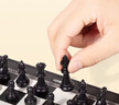 得力（deli）国际象棋磁吸防水折叠棋盘跳棋+收纳盒装 学生儿童益智教学棋游 实拍图