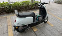 绿源（Luyuan）电动摩托车 M7超长续航强动力踏板车国民好车【续74公里-60V20AH-5块铅酸电池-1000W】云影灰 实拍图