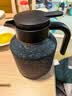 JRINKTEEA日本品牌纯钛保温壶焖茶壶男士办公泡茶壶大容量闷泡壶养生壶礼盒 配玻璃杯冰裂黛钛壶 1600ml 实拍图