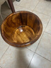 川柏香实木泡脚桶木桶洗脚盆木桶家用足浴桶泡脚木质香柏木碳化木制脚盆 26cm 【高温碳化按摩】+艾草60包 实拍图
