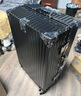 欧遥铝框行李箱男大容量铝合金密码箱次日达可登机旅行箱学生加厚皮箱 黑色【加厚加硬-箱体可坐人】 28英寸 -适用长途【需托运】 实拍图