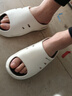 稻草人运动拖鞋男士气垫减震四季居家户外穿沙滩防滑踩屎感凉拖 白42-43 实拍图