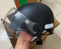 青霄 安全头盔 标准款 新国标 3C认证 抗冲击包裹式防护 电男动女四季车骑通用 黑色透明镜片 实拍图