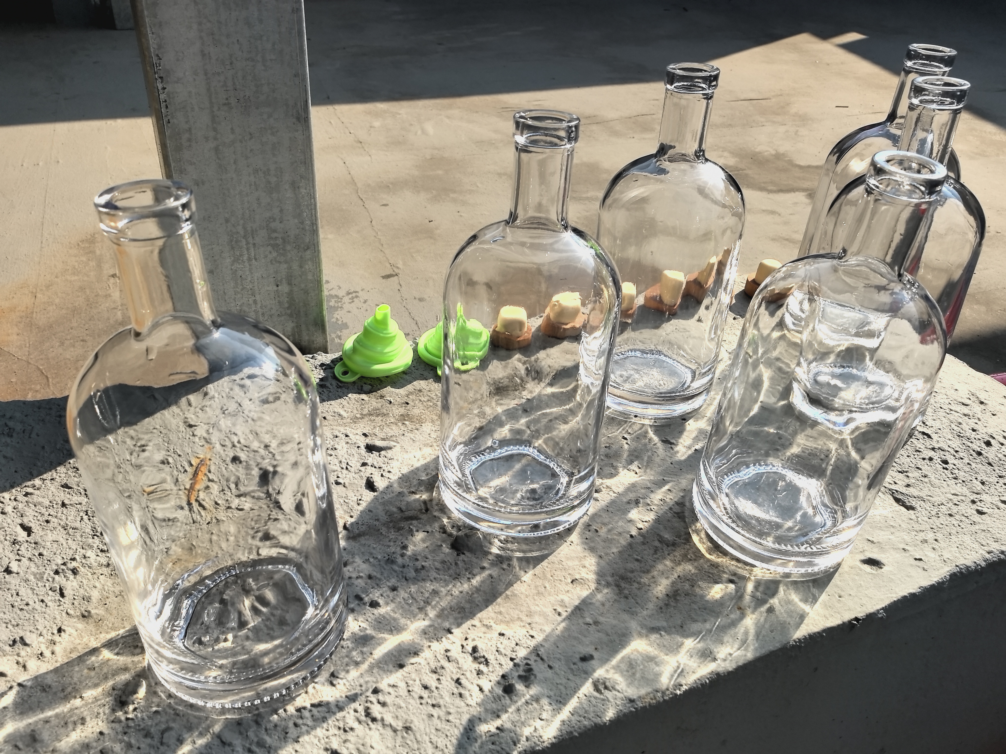 玻璃白酒瓶空酒瓶家用酿酒瓶密封一斤分装果酒瓶高档木塞存酒瓶子 伏特加透明1000木塞 2瓶2盒1手提 实拍图