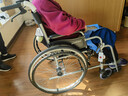 鱼跃 (yuwell)手动轮椅车H062折叠老人轻便免充气铝合金旅行手推代步 实拍图
