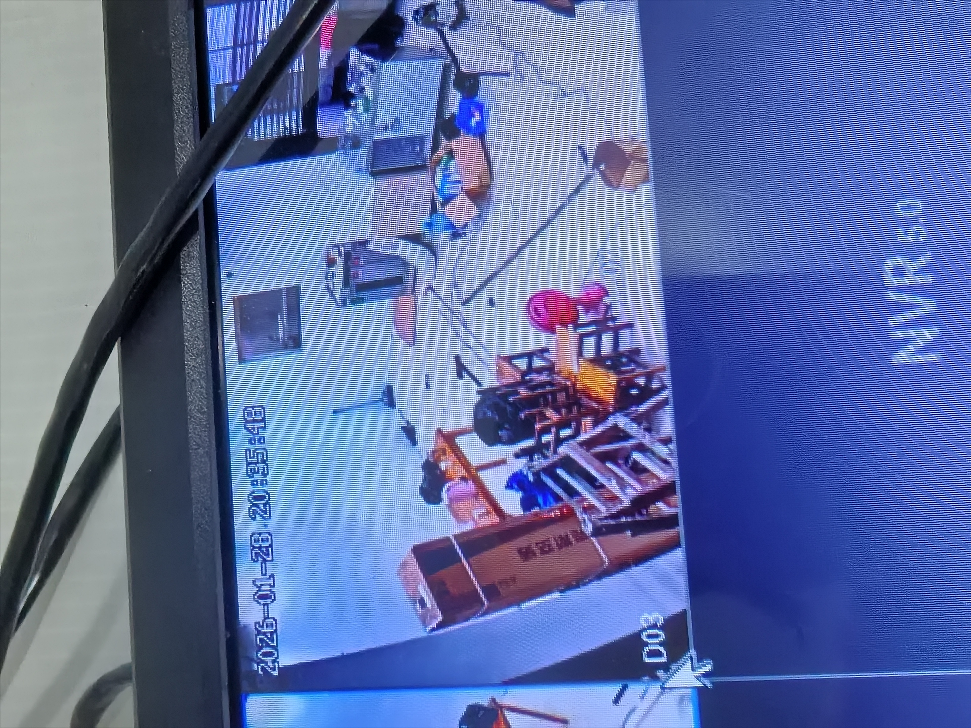 镭威视500万高清夜视POE摄像头手机远程高清设备工厂仓库商用商铺超市监控套装全套设备摄像头室外防水 热销【500万】4路套装+送显示屏 推荐【95%客选】选1T硬盘免费升级2T 实拍图