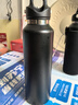 REVOMAX锐虎无螺纹保温杯 单手开盖水杯 车载保冷杯 316保温茶杯 黑592ml 实拍图
