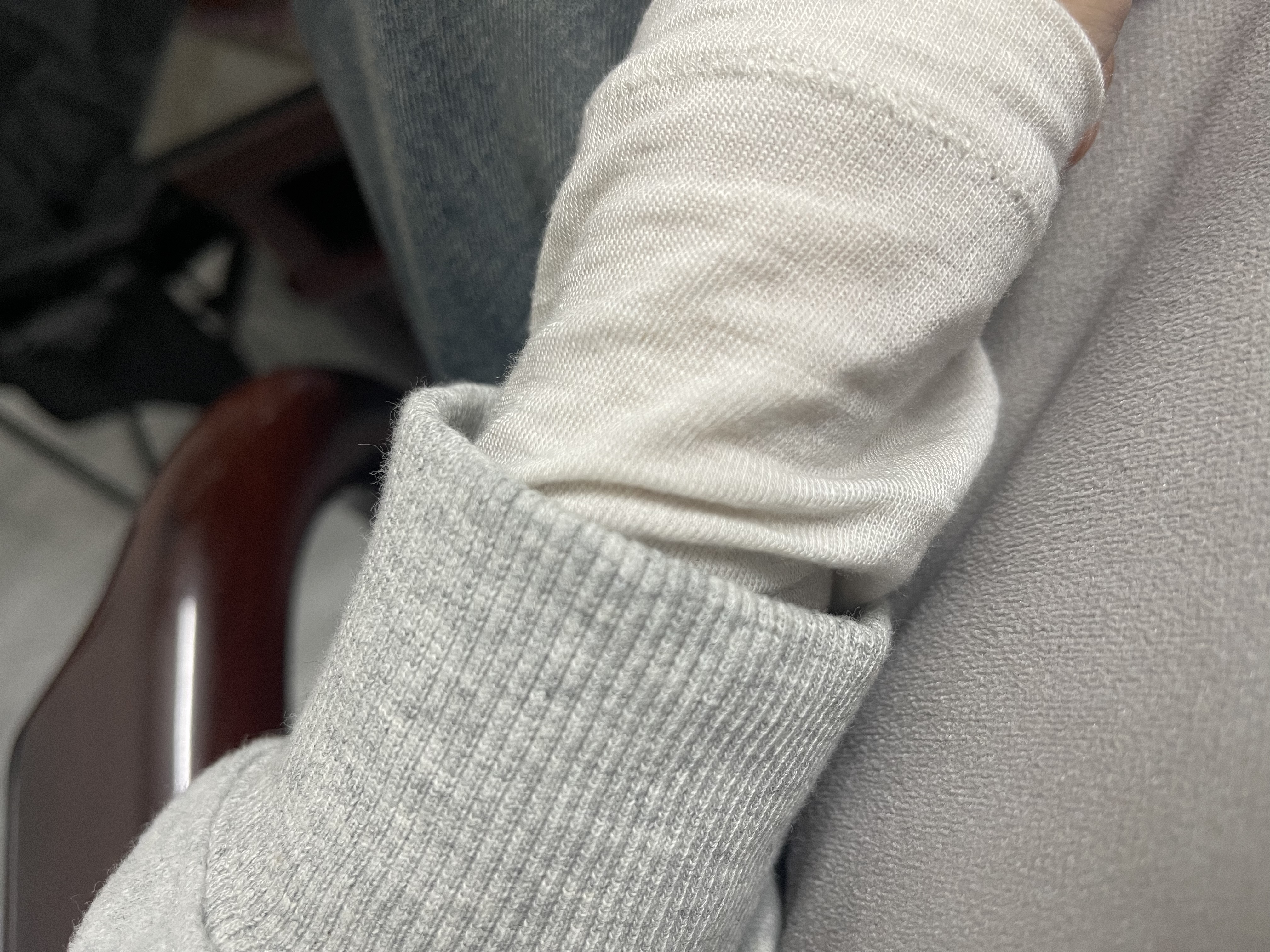 优衣库HEATTECH EXTRA WARM混纺圆领T恤/长袖女装9%羊绒478955 478955/30浅米色 2XL 实拍图