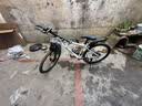 永久自行车成人山地车自行车学生男女铝合金变速公路自行车油碟单车 【铝架/全套轴承】蛟白色 27速 26寸【推荐155-185cm】 实拍图