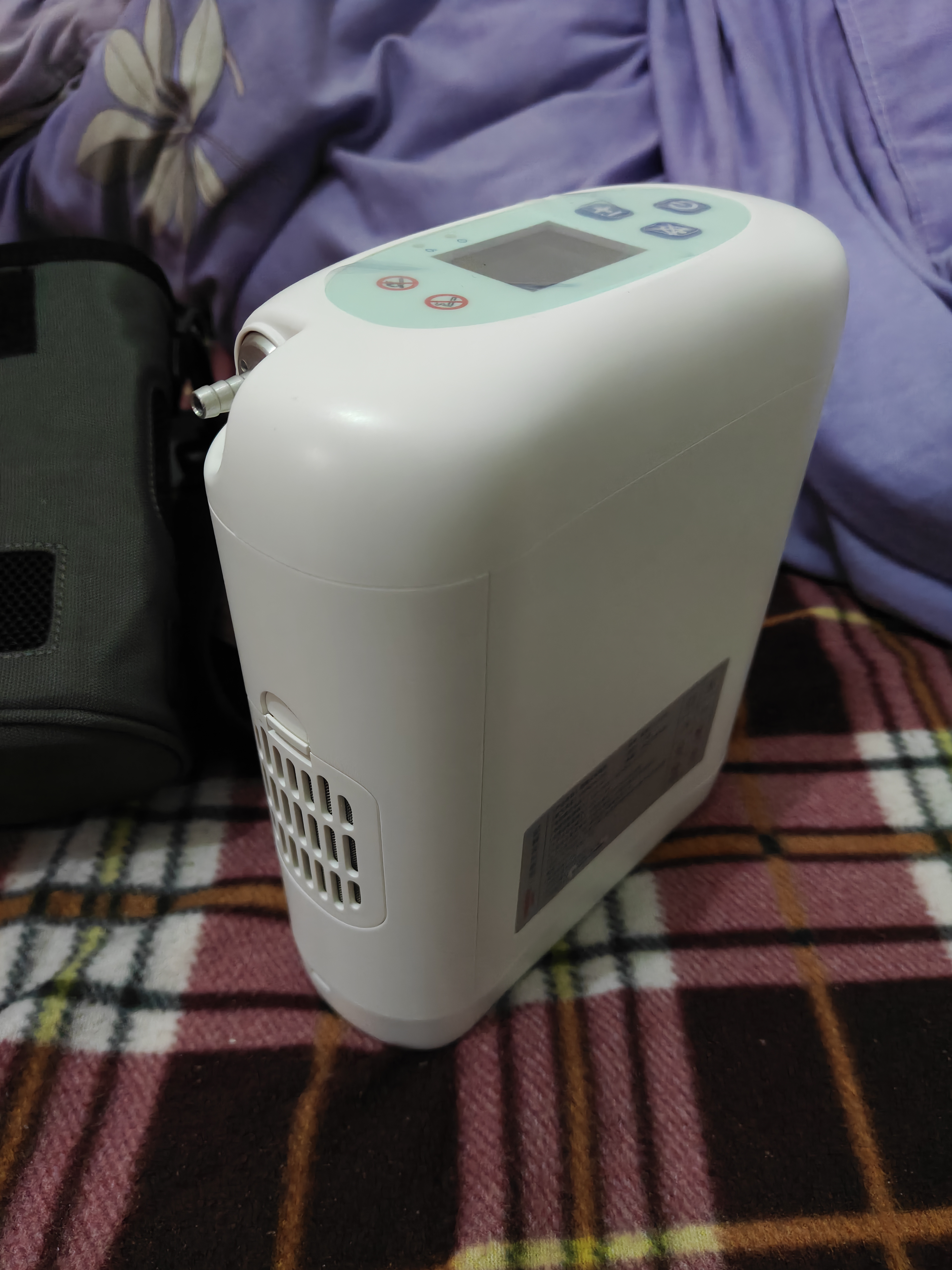 维德便携式医用制氧机家用老人氧气机高原旅游户外车载吸氧机插充电款 实拍图