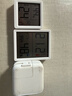 得力（deli）室内电子温湿度计/表办公家用壁挂桌面婴儿房办公用品儿童老人生日礼物带时间+表情显示LE517 实拍图