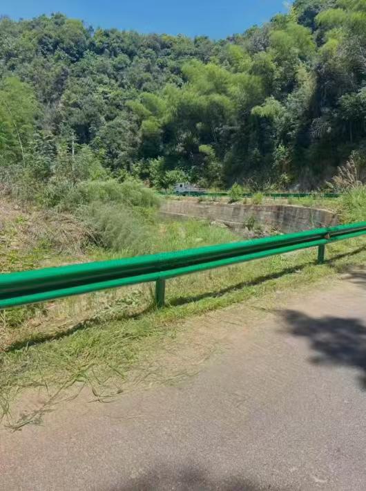 拉瑞斯公路波形护栏喷塑高速双波护栏板热镀锌乡村路防撞栏杆隔离栏厂家 支持图纸定制 实拍图