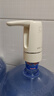 小熊（Bear）桶装水抽水器 电动压水器 自动吸水器 矿泉水上水器 饮水机抽水神器抽水泵 YSJ-D06H5  实拍图