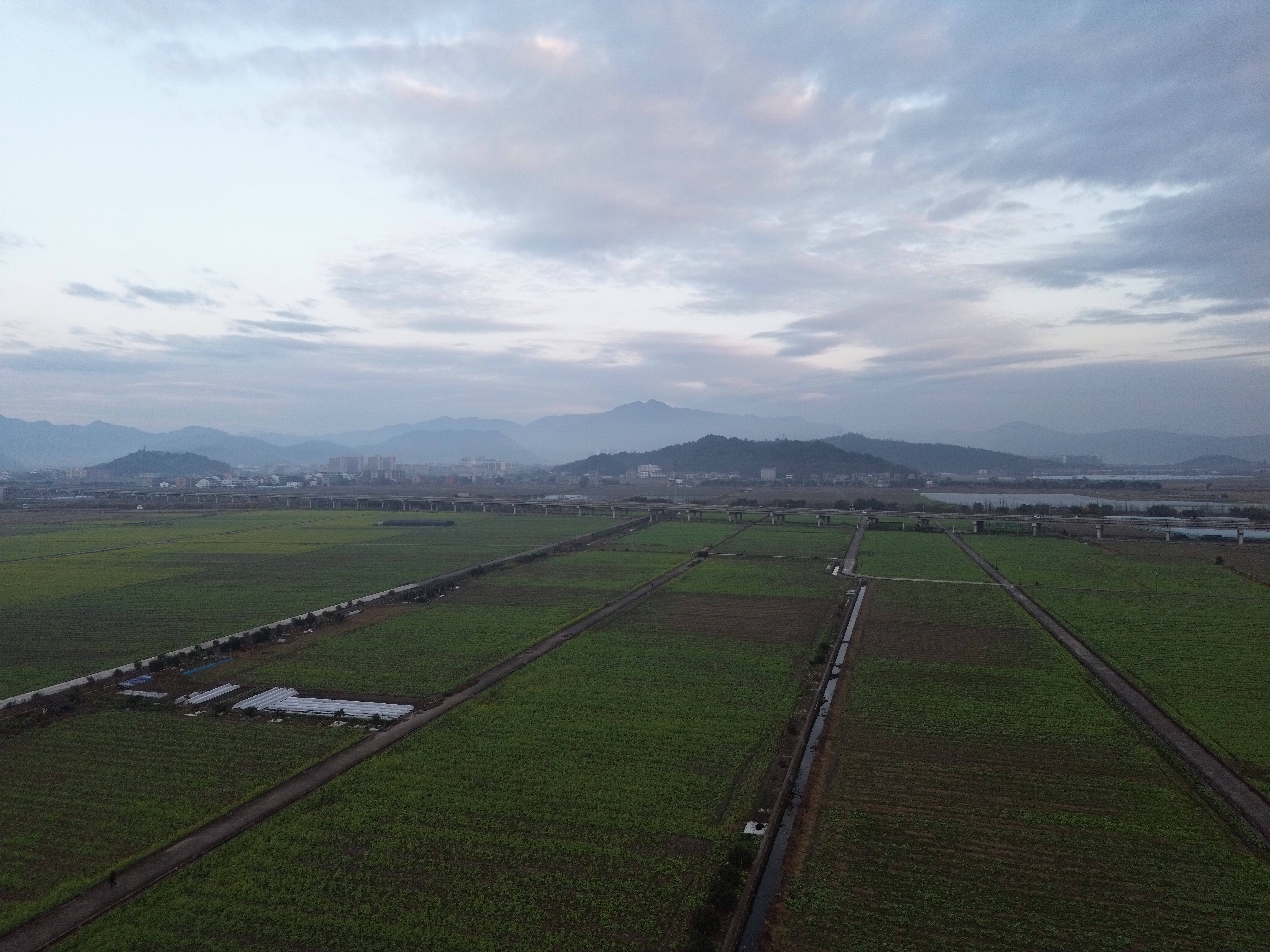 大疆（DJI）Mini 3 入门优选航拍无人机 迷你续航飞行器 适配高清带屏遥控器 智能高清拍摄 Mini 3 标准双电+128G卡礼包 一年版随心换（328元） 实拍图