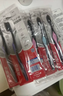 高露洁（Colgate）细毛护龈备长炭软毛成人牙刷 18支装 颜色随机 家庭装独立包装 实拍图
