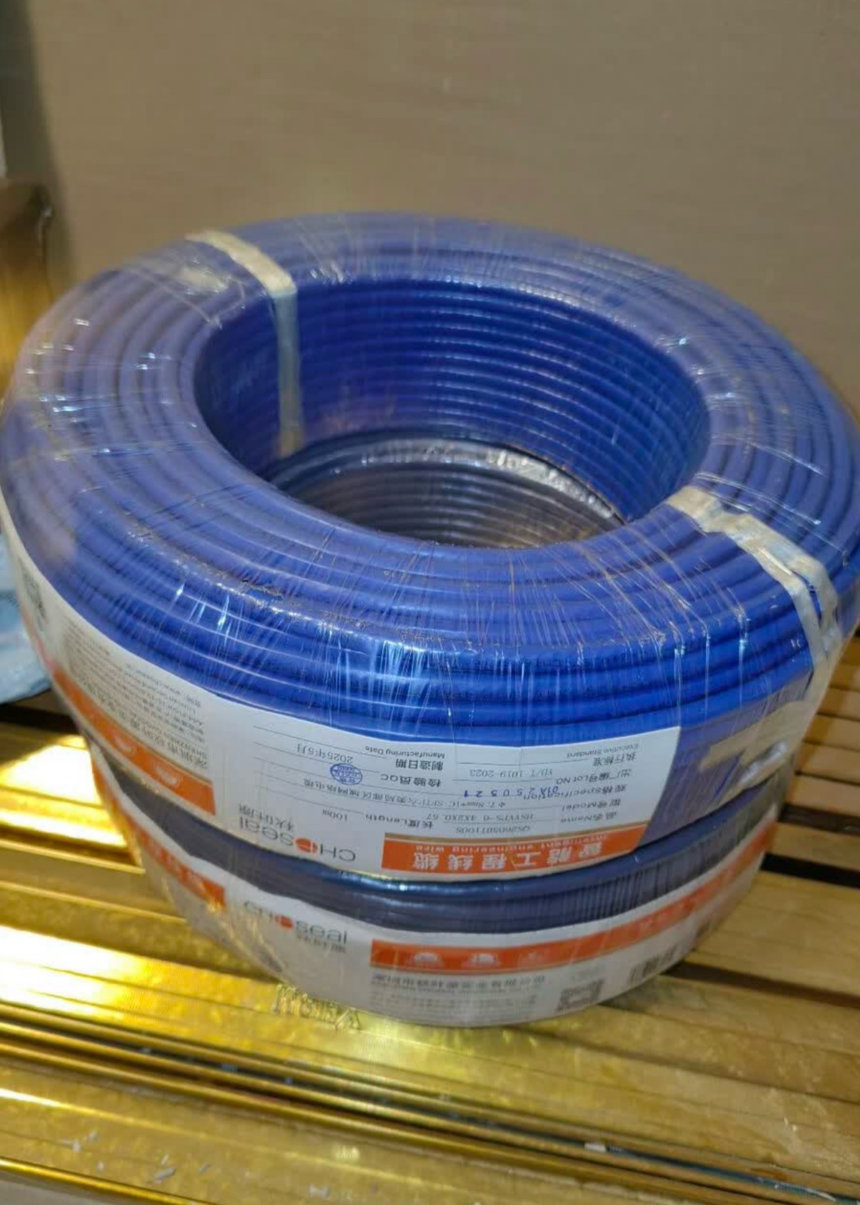 秋叶原（CHOSEAL）六类双屏蔽网线【商用版】抗干扰千兆纯铜线芯 工程家装布线箱线灰色305米 QS2605AT305 实拍图