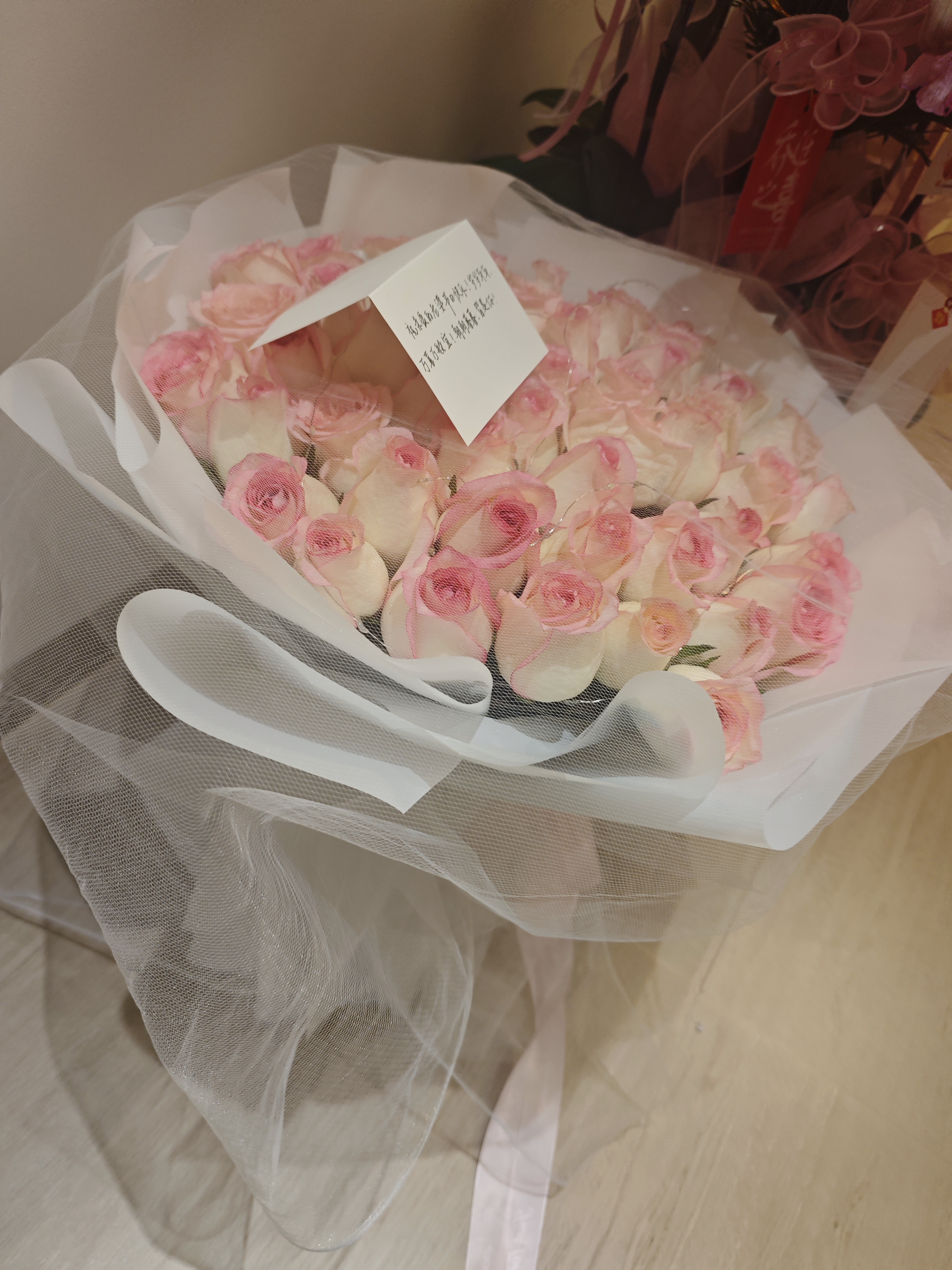 幽客玉品鲜花速递52朵玫瑰花束表白送女友老婆生日礼物全国同城配送 52朵艾莎玫瑰花束 实拍图