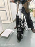 绿源【向往的生活推荐品牌】电动滑板车锂电池便携可折叠电动车成人两轮代步车迷你电动车 48V/黑色/110-130里/800W/智能AI/带座 实拍图
