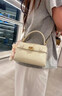 CHARLES&KEITH鳄鱼纹凯莉包手提斜挎婚包包女包生日礼物新年礼物CK2-50270880-1 Ivory象牙色 S 实拍图