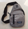 运动跑步包男休闲斜挎包手机包防泼水健身包女单肩包 灰色 实拍图