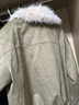 红袖（hopeshow）巴恩风大毛领羽绒服2025冬季新款女装90白鸭绒撞色工装气质短外套 卡其038 M 实拍图