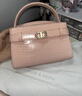 CHARLES&KEITH鳄鱼纹凯莉包手提斜挎婚包包女包生日情人节礼物CK2-50270880-1 粉红色Pink S 实拍图