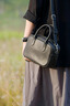 鹿师傅真皮保龄球包2026年新款植鞣牛皮宽宽包高级感通勤女士包包 疯马皮-小鹿挂件 实拍图