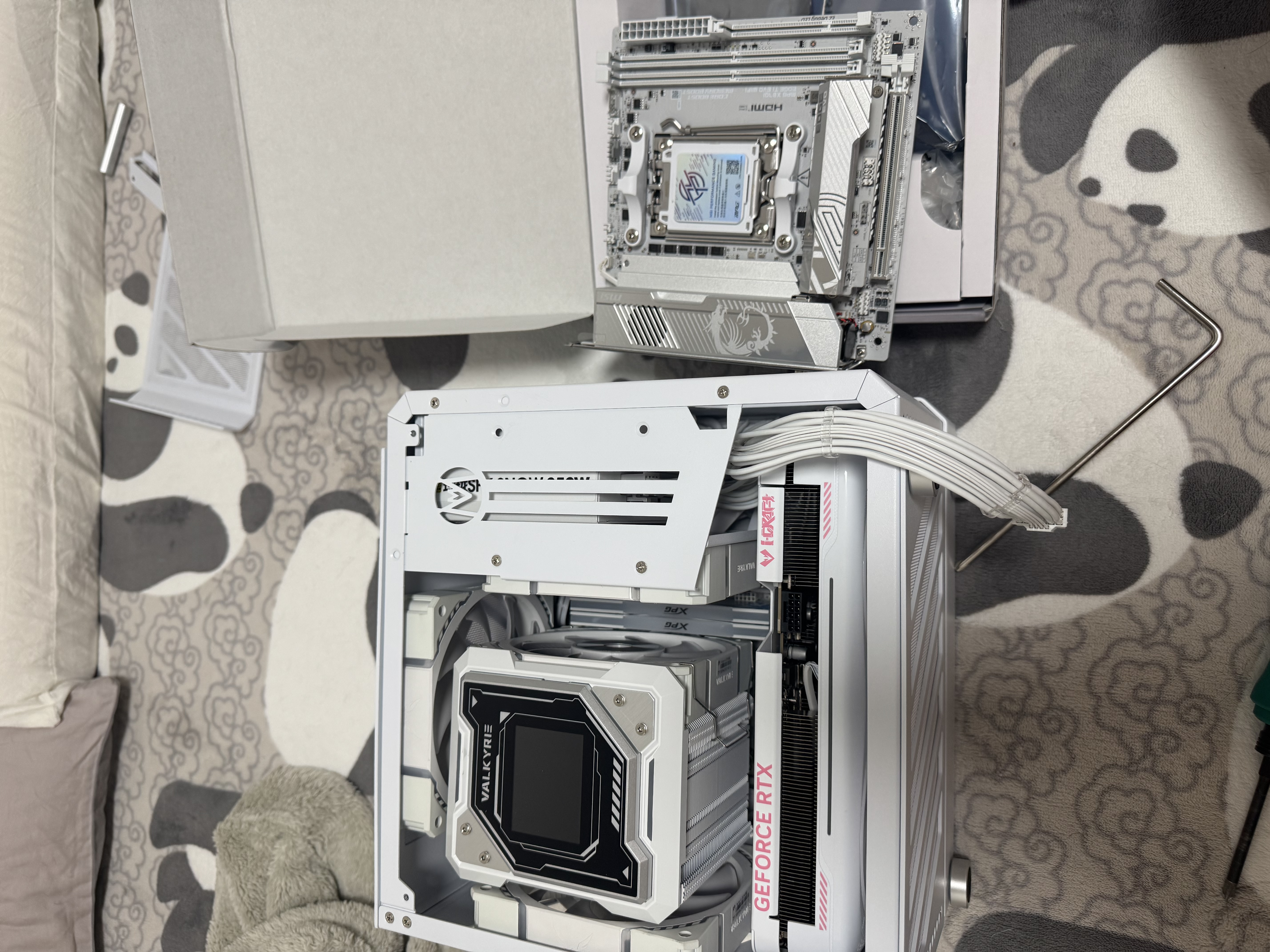 微星（MSI）MPG X870I EDGE TI EVO WIFI 刀锋主板 支持CPU 9950X3D2/9800X3D/9850X3D(AMD X870/socket AM5) 实拍图