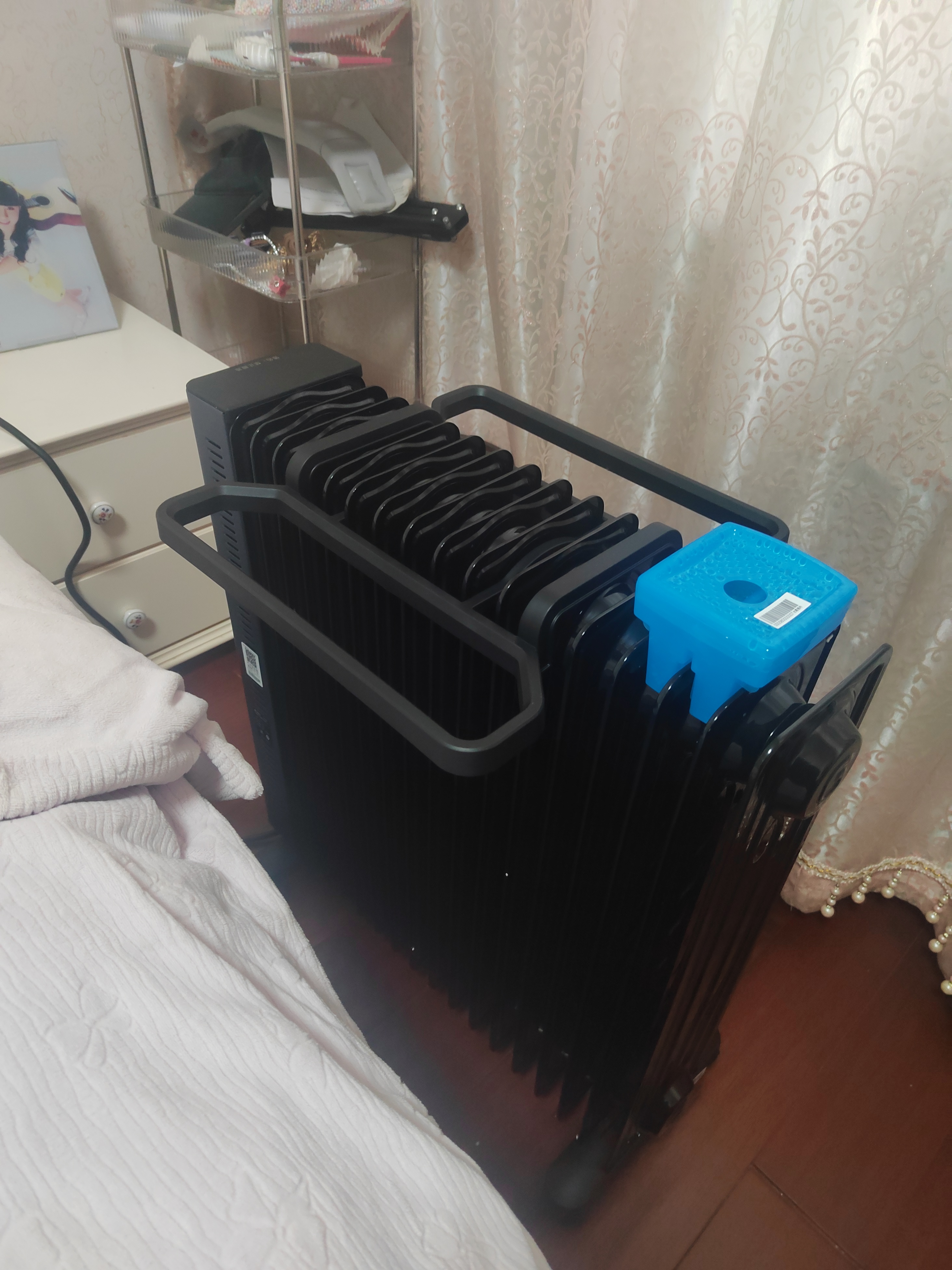 格力（GREE）石墨烯电油汀取暖器家用大面积语音电暖器3000W大功率速热17片加宽暖气片客厅卧室烘衣加湿烤火炉 AI声控语音款NY23-S7130BV-M 25年新品17片3000W大功率石墨烯取暖器 实拍图