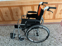 鱼跃 (yuwell)手动轮椅车H062折叠老人轻便免充气铝合金旅行手推代步 实拍图