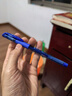 斑马牌（ZEBRA）【热门商品】中性笔 0.5mm子弹头签字笔 学生标记笔走珠水性笔 C-JJ100 JELL-BE 蓝色 单支装 实拍图