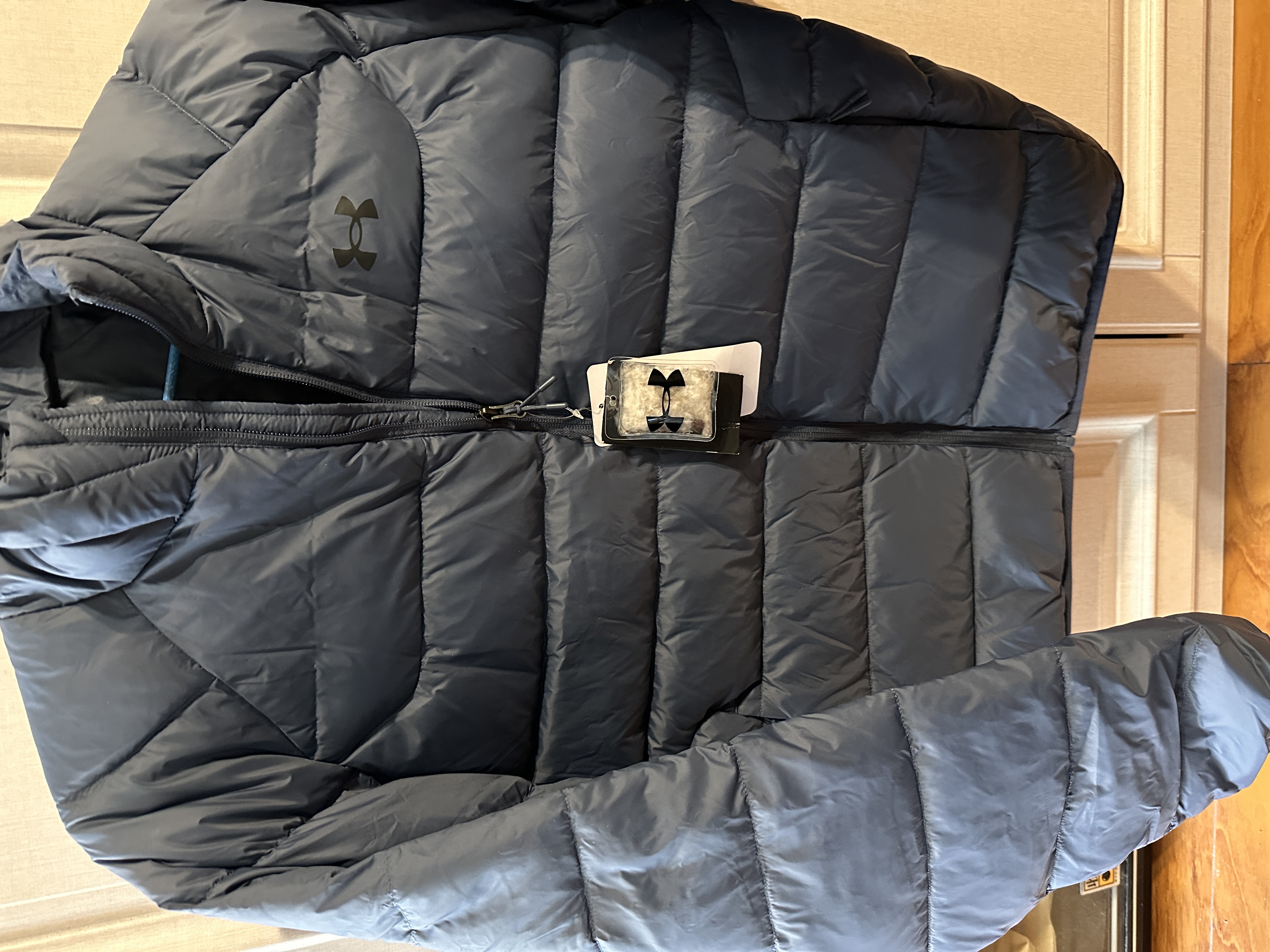 安德玛（Under Armour）UACore男子轻质运动休闲短款鸭绒羽绒服6010876 暴雨灰044 L 建议拍大一码 实拍图