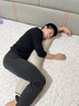 DEATKN德国长条抱枕夹腿睡觉男生床上侧睡专用成人睡眠男士抱抱枕圆柱 【升级内衬】【四季款·助眠舒睡枕】可拆洗【棕色】 19cm*150cm 含枕芯 1.5米直径：身高170-190cm 实拍图