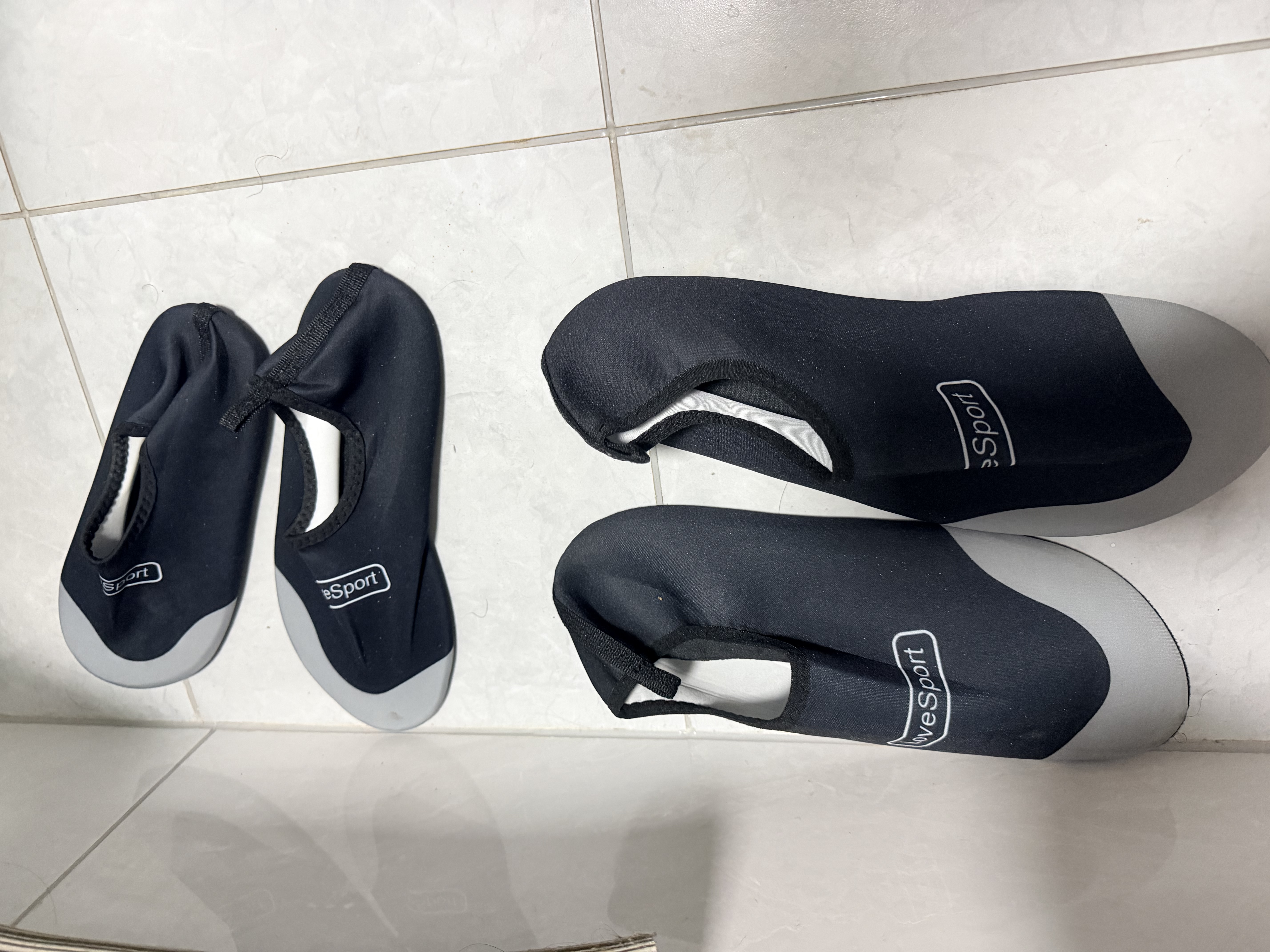 莱枢汇沙滩鞋涉水鞋浮潜溯溪鞋男健身运动赶海防滑防扎伤贴肤游泳潜水袜 黑色44-45码 【升级加厚软底】 实拍图