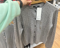 优衣库女装纽花圆领针织开衫/毛衣外套空调衫通勤488123 488123/03灰色 S 实拍图