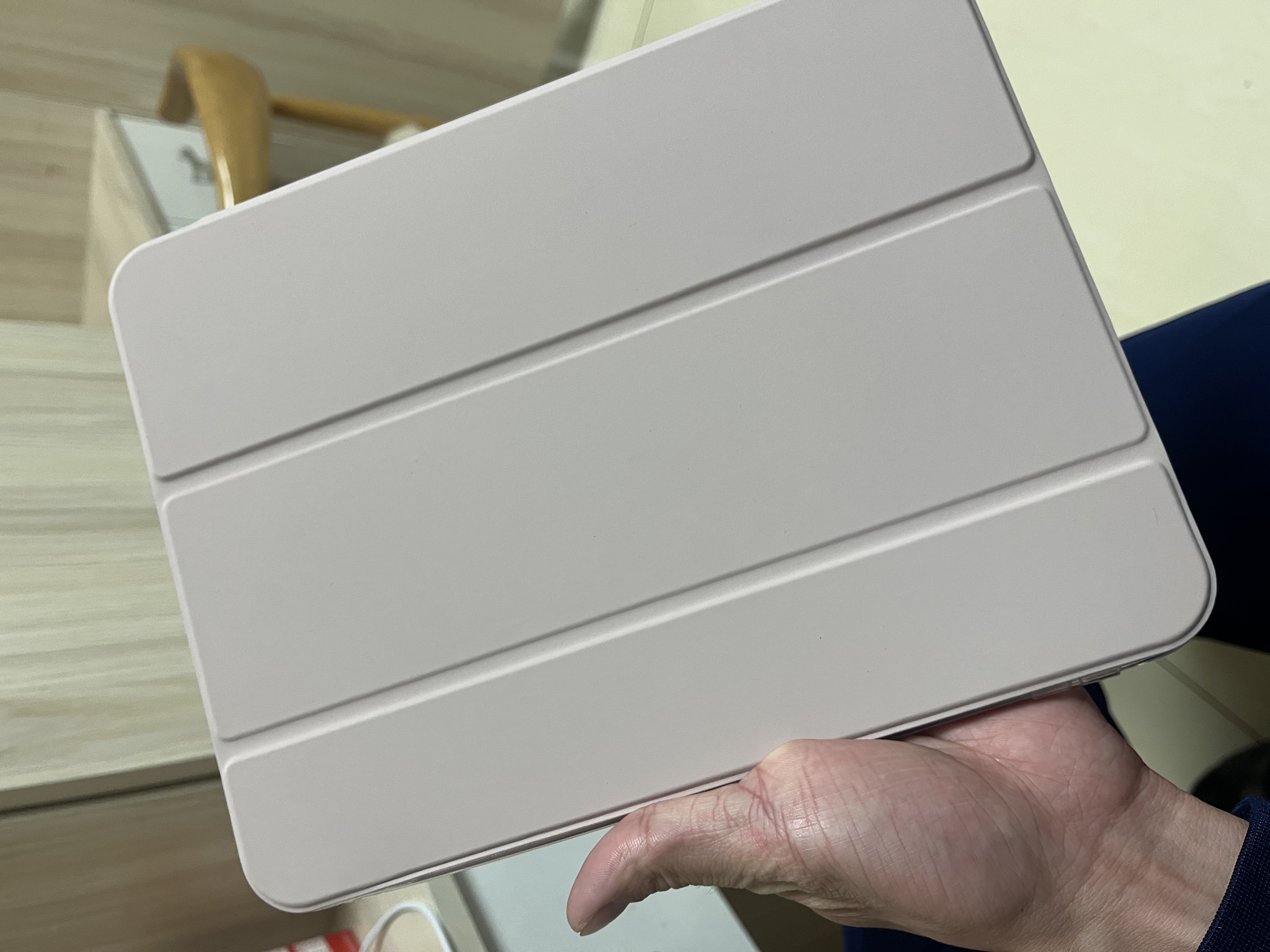 zoyu iPad11保护套带笔槽2025新款11英寸A16芯片适用苹果iPad10第十代平板三折透明硬壳防弯全包防摔 粉色【送钢化膜】 2025款iPad11【A16芯片】/第十代 实拍图